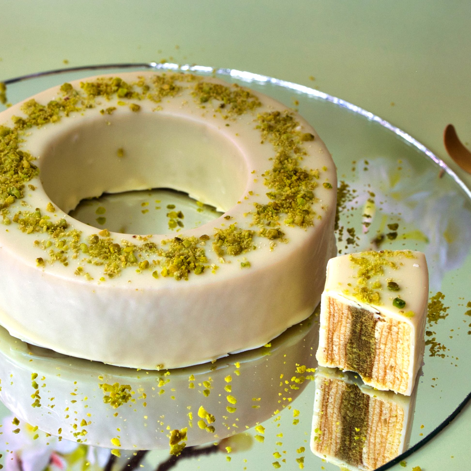 baumkuchen aufbewahren Matchabaum Baumkuchen mit weißer Schokolade & Pistazien